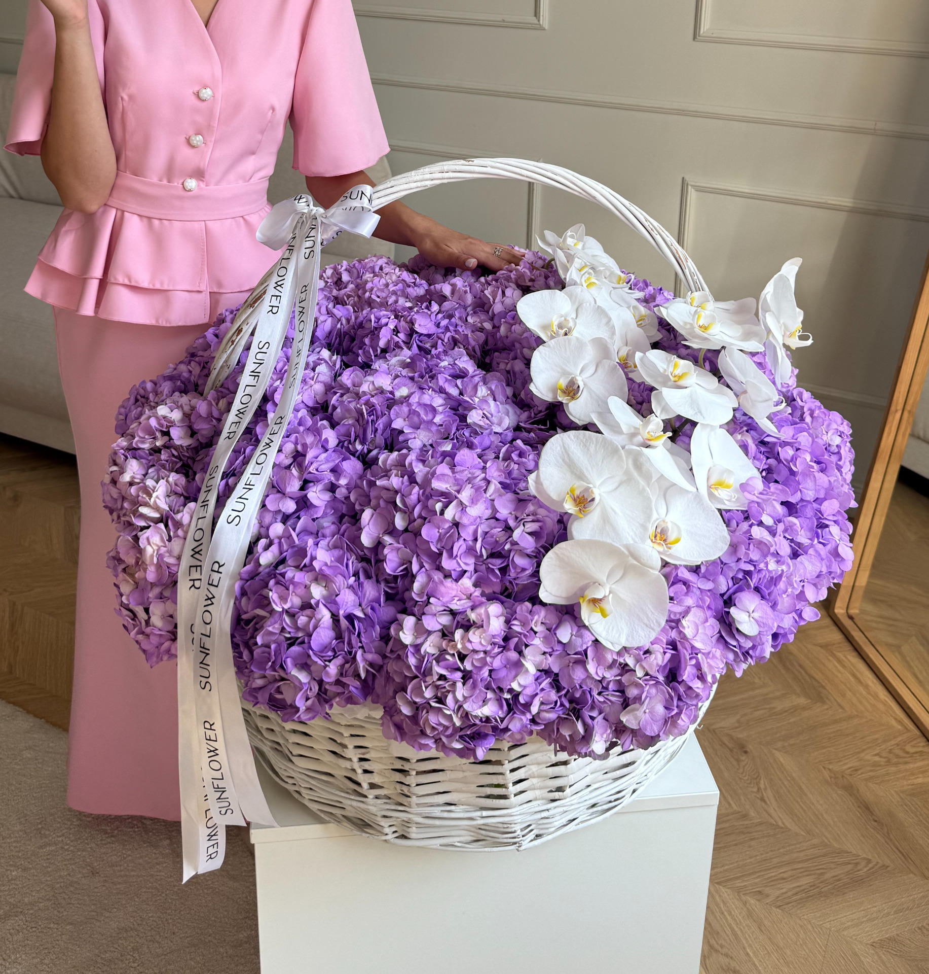 Lavander Hydrangea & Phalaenopsis Basket XL