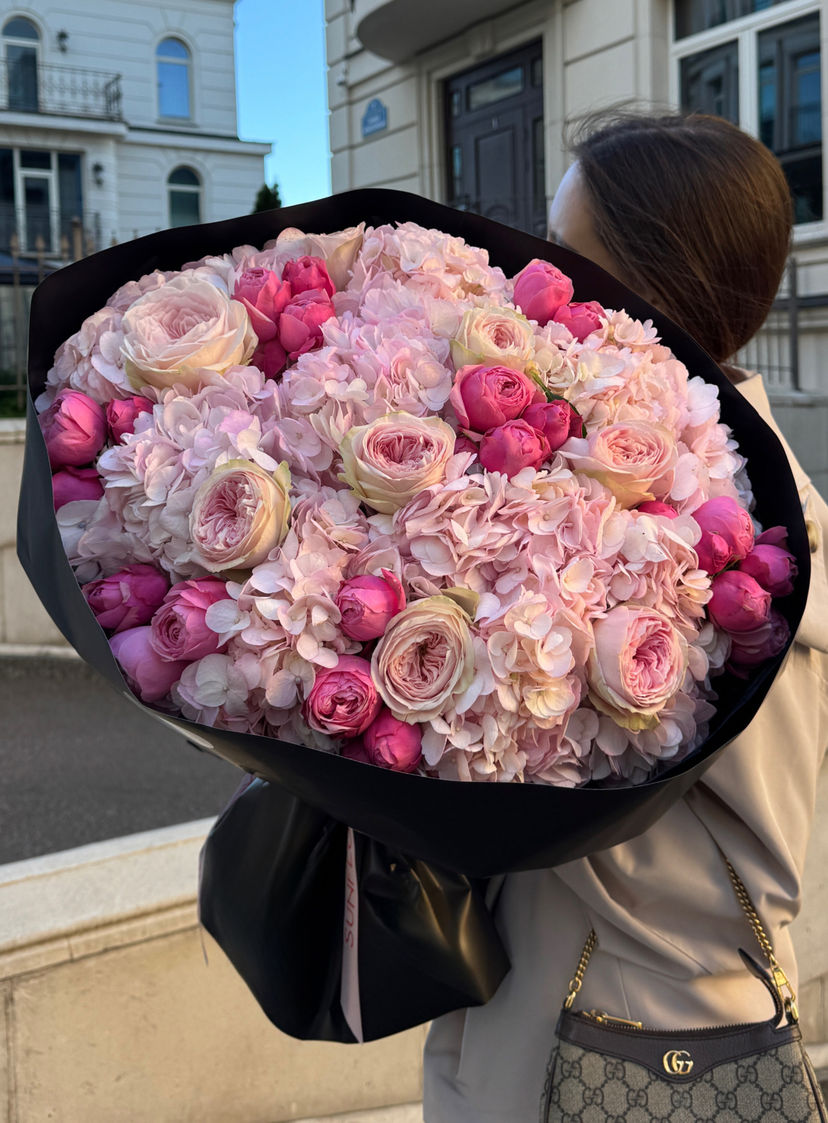 Light Pink Bouquet in Size M