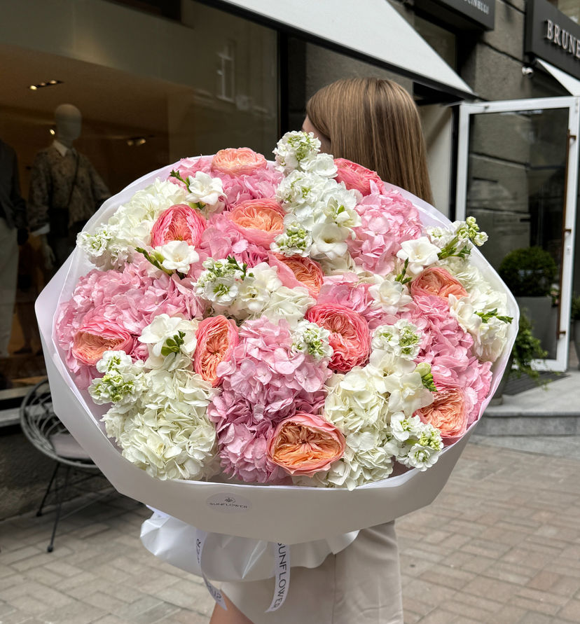 Hydrangea, Garden Rose & Stock Bouquet