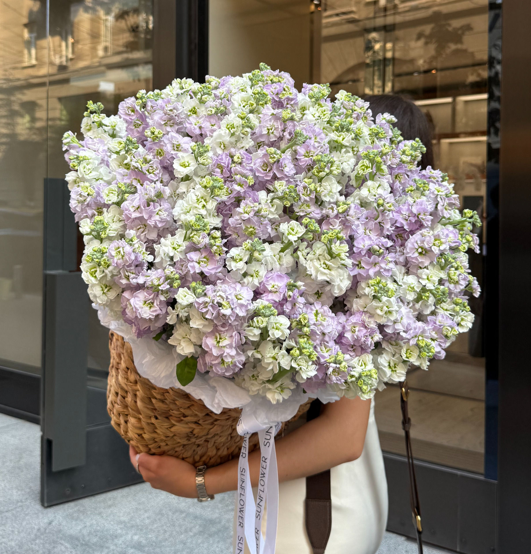 Matthiola Basket — White & Lavender