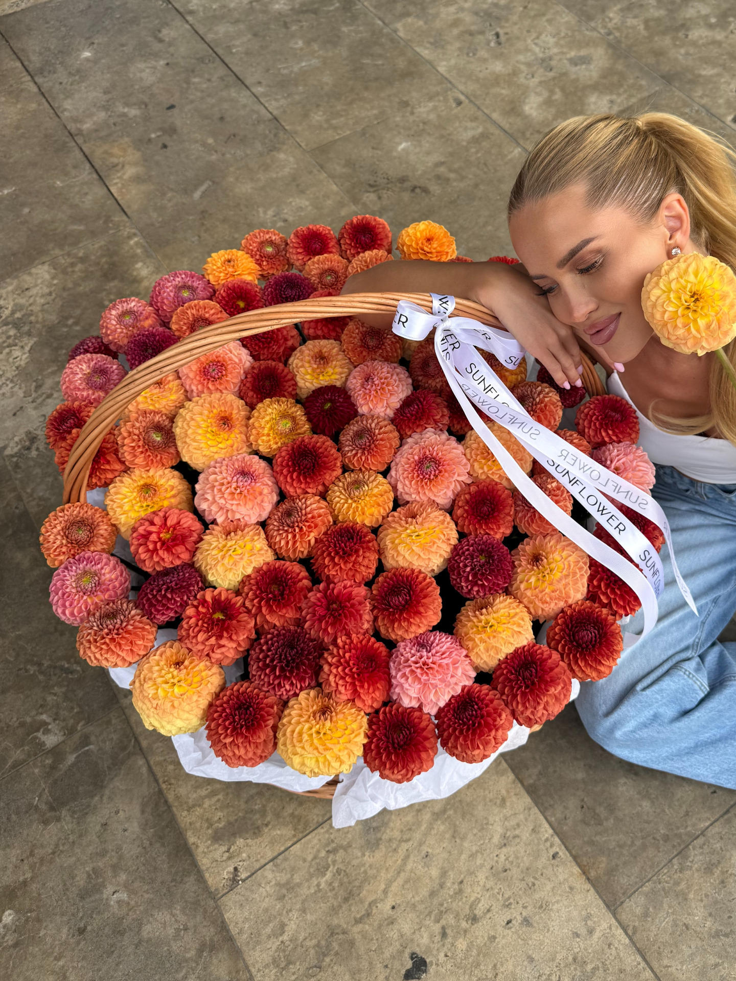 XL Dahlia Basket with Sylvia & Cornel Brons