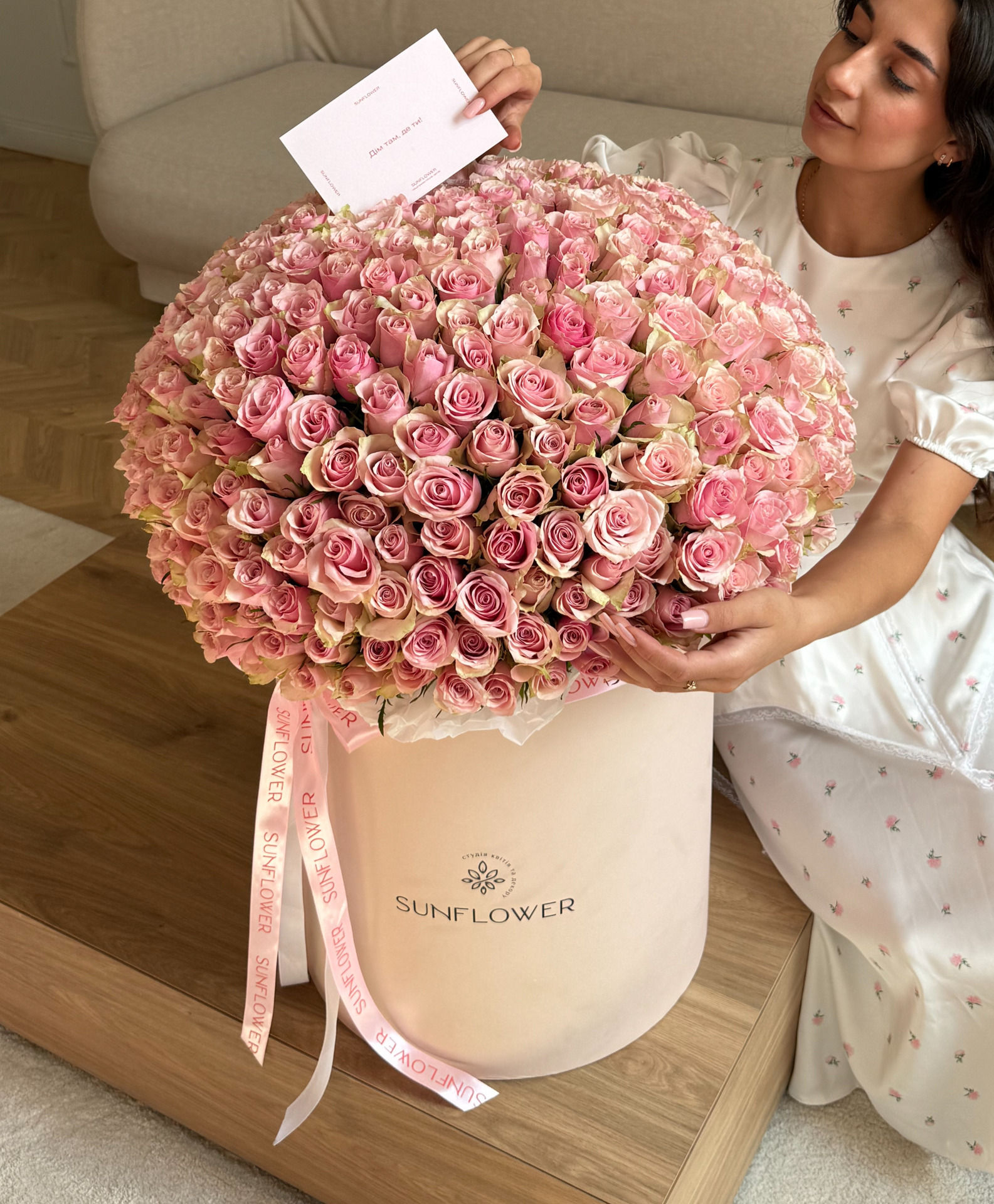 Pink roses in a box (Size M) – 401 pcs.