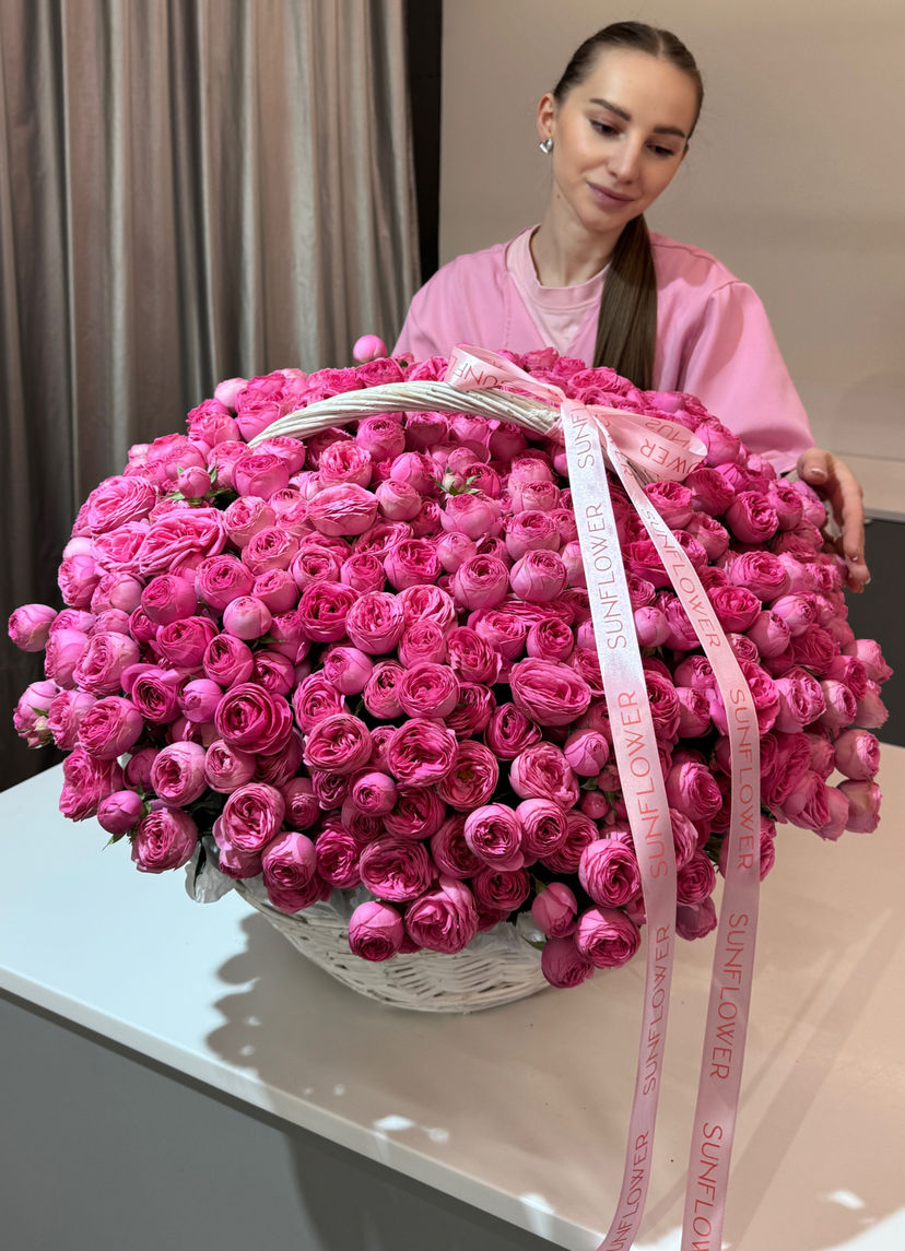Basket of 101 Giselle Roses