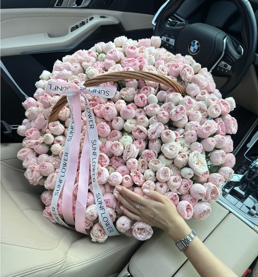 Кошик із кущових троянд Mansfi Pink Park