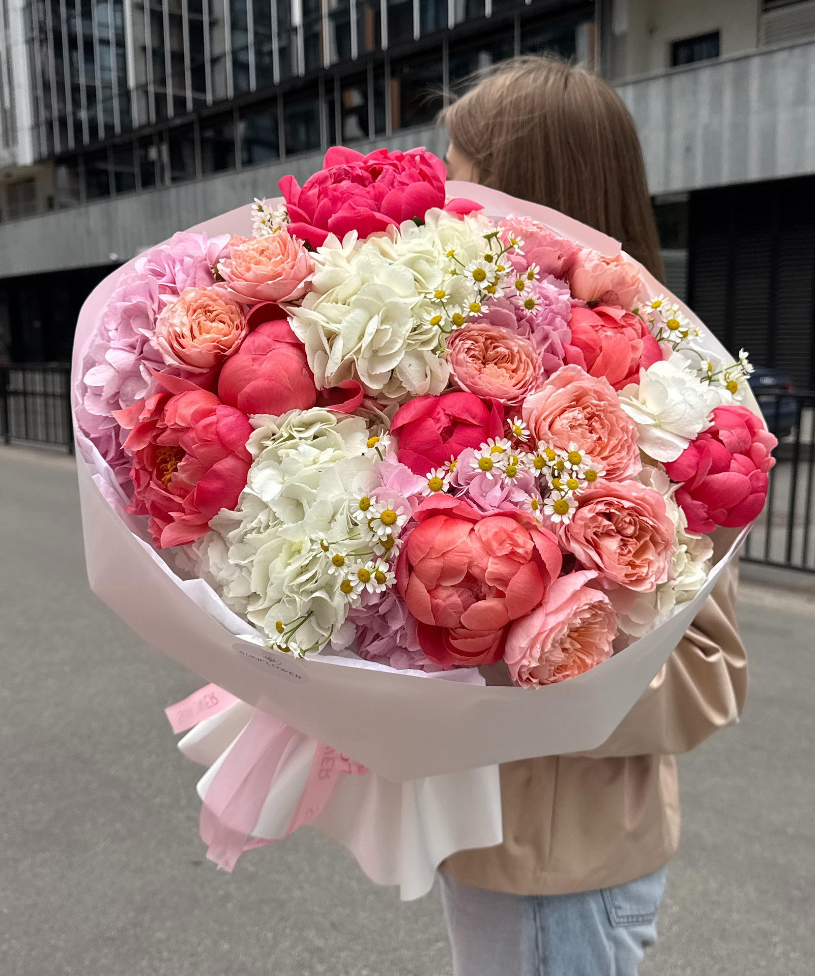 Bouquet M with peony roses and coral peonies