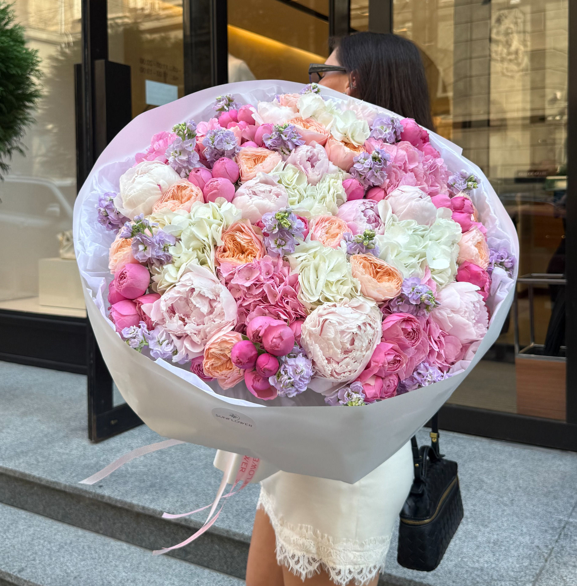 Large Bouquet with Peonies, Roses & Hydrangeas