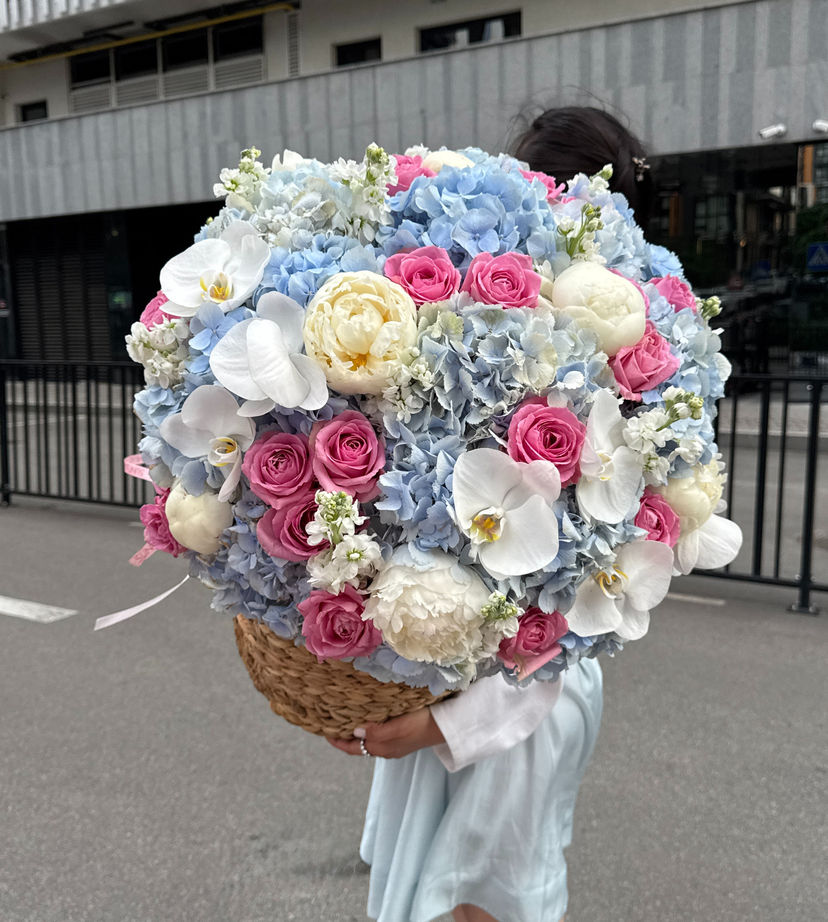 Luxury Flower Basket with Hydrangeas, Peonies & Roses