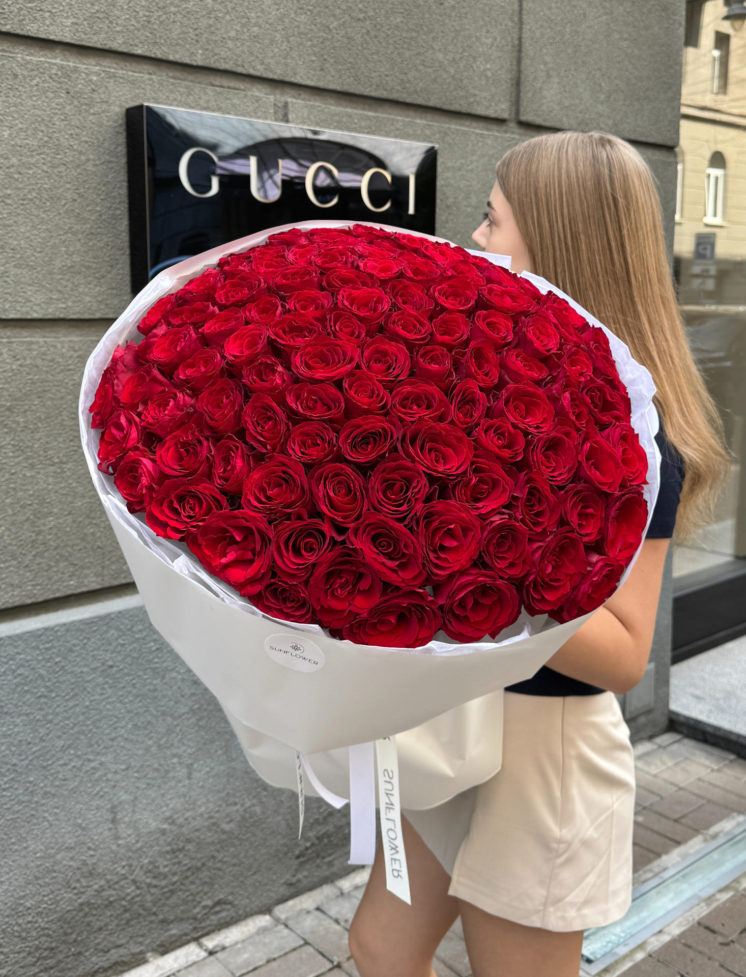 Madam Red rose (70 cm)