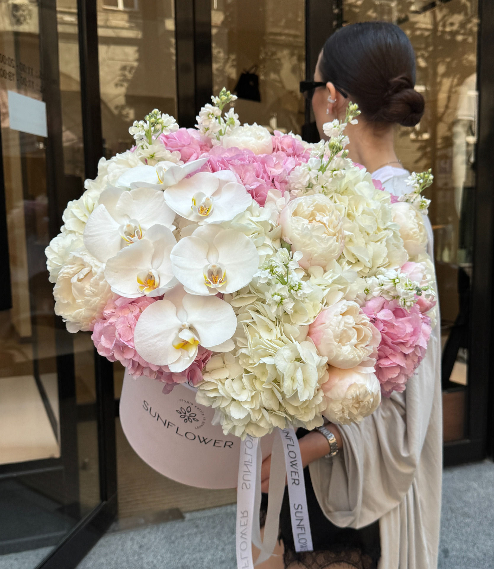 Peonies, Hydrangeas & Orchids Box S