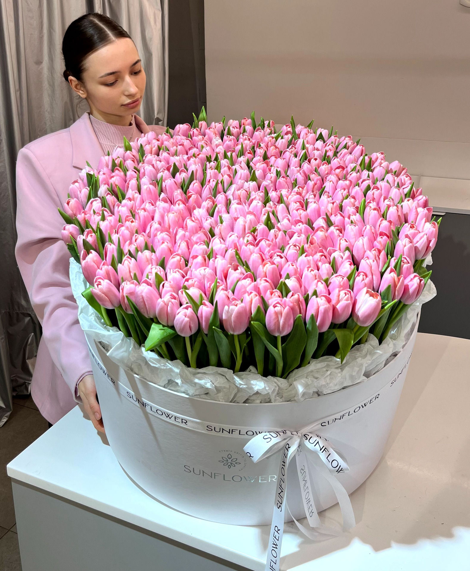 Box of Tresor tulips