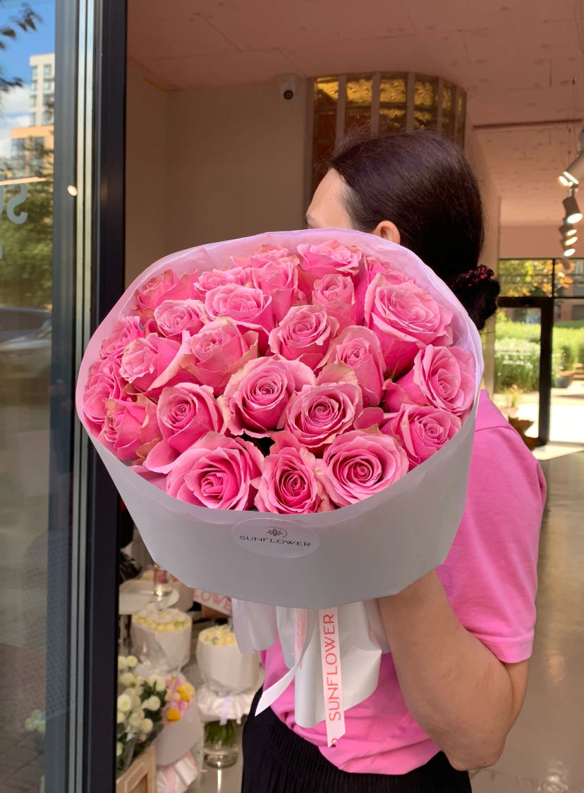 Bouquet of 25 pink roses