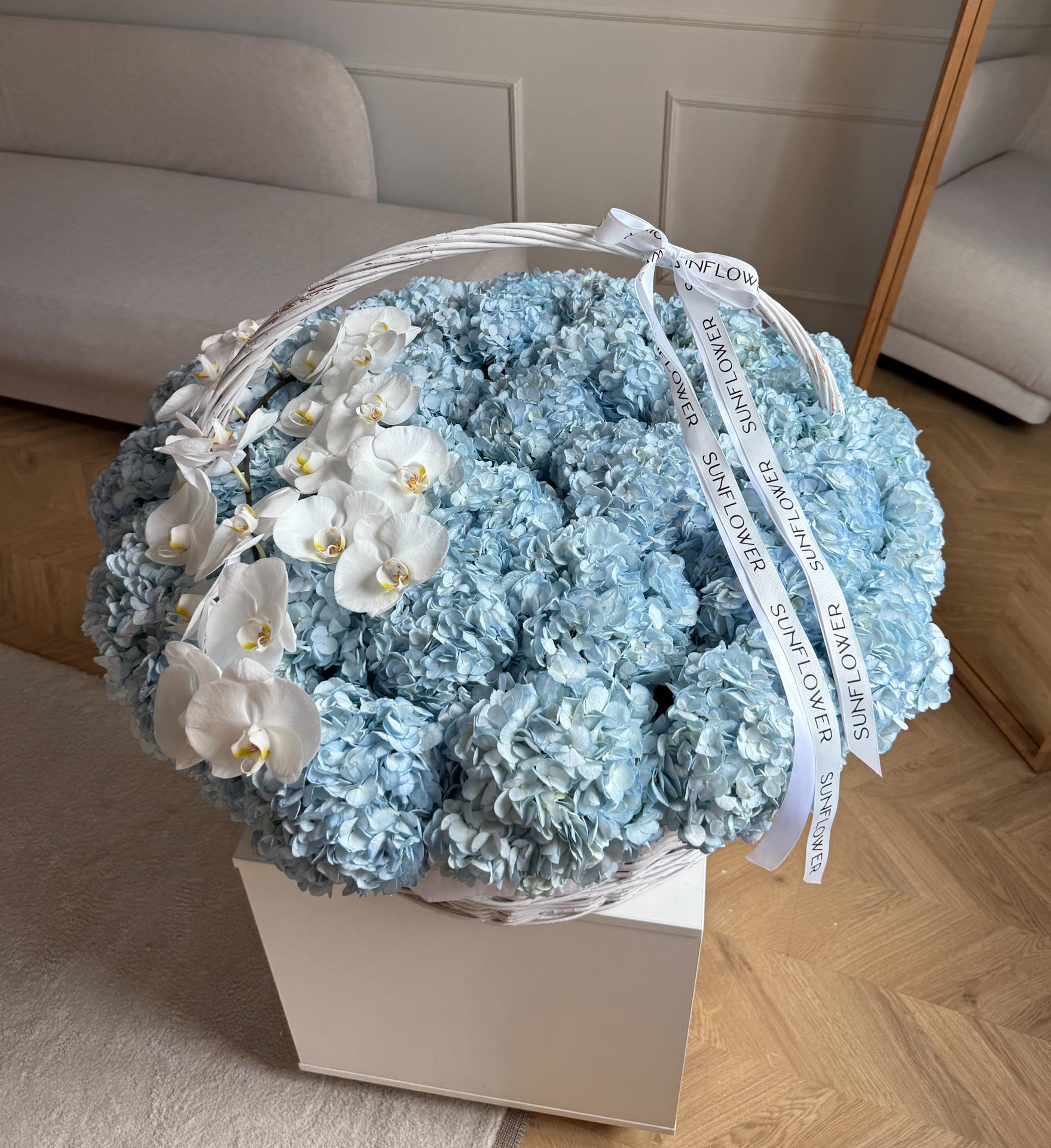 Blue Hydrangea & Orchid Basket XL