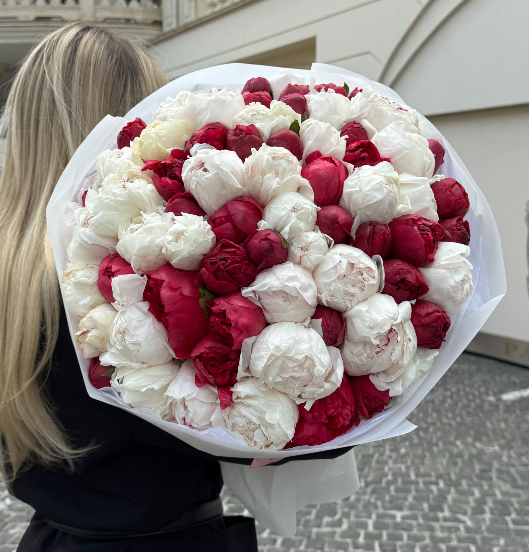 Bouquet M of white and burgundy peonies 2