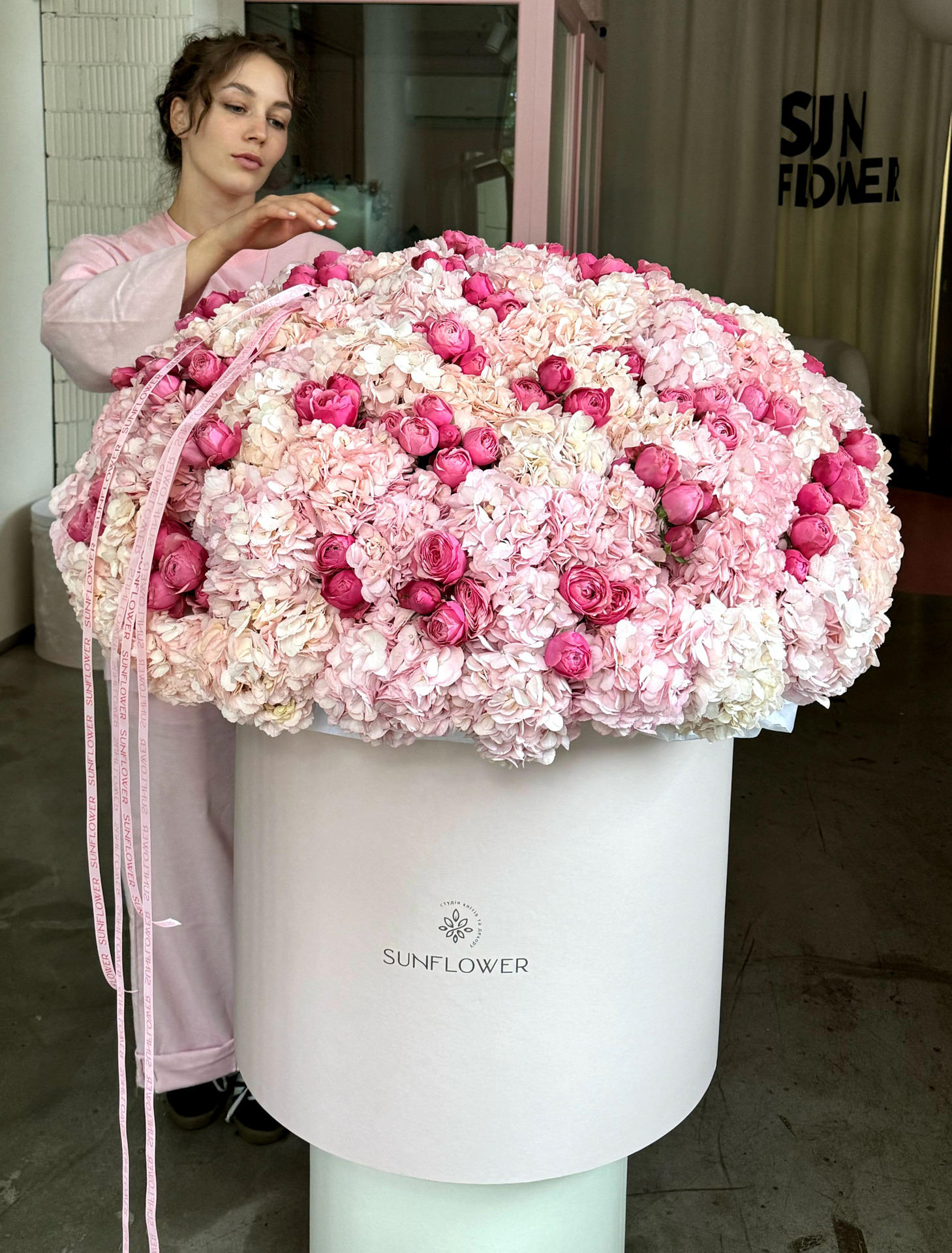 XXL box in pink tones