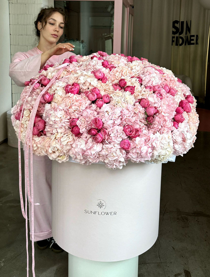 XXL box in pink tones