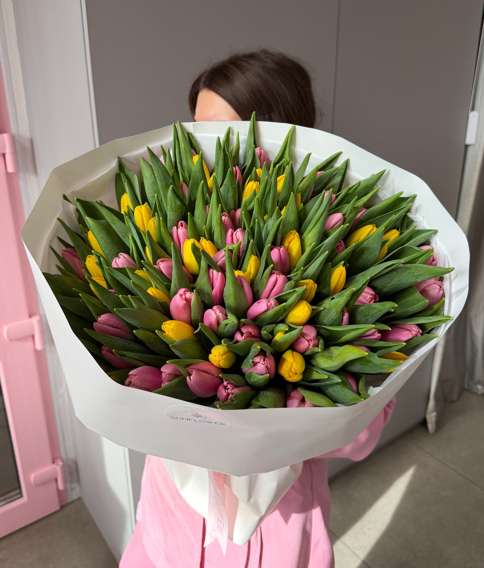 Bouquet M with a mix of yellow and pink tulips