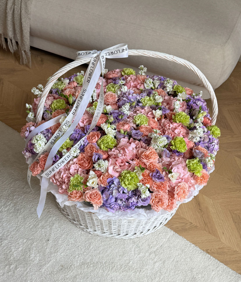 Floral Composition in XL Basket bright colors