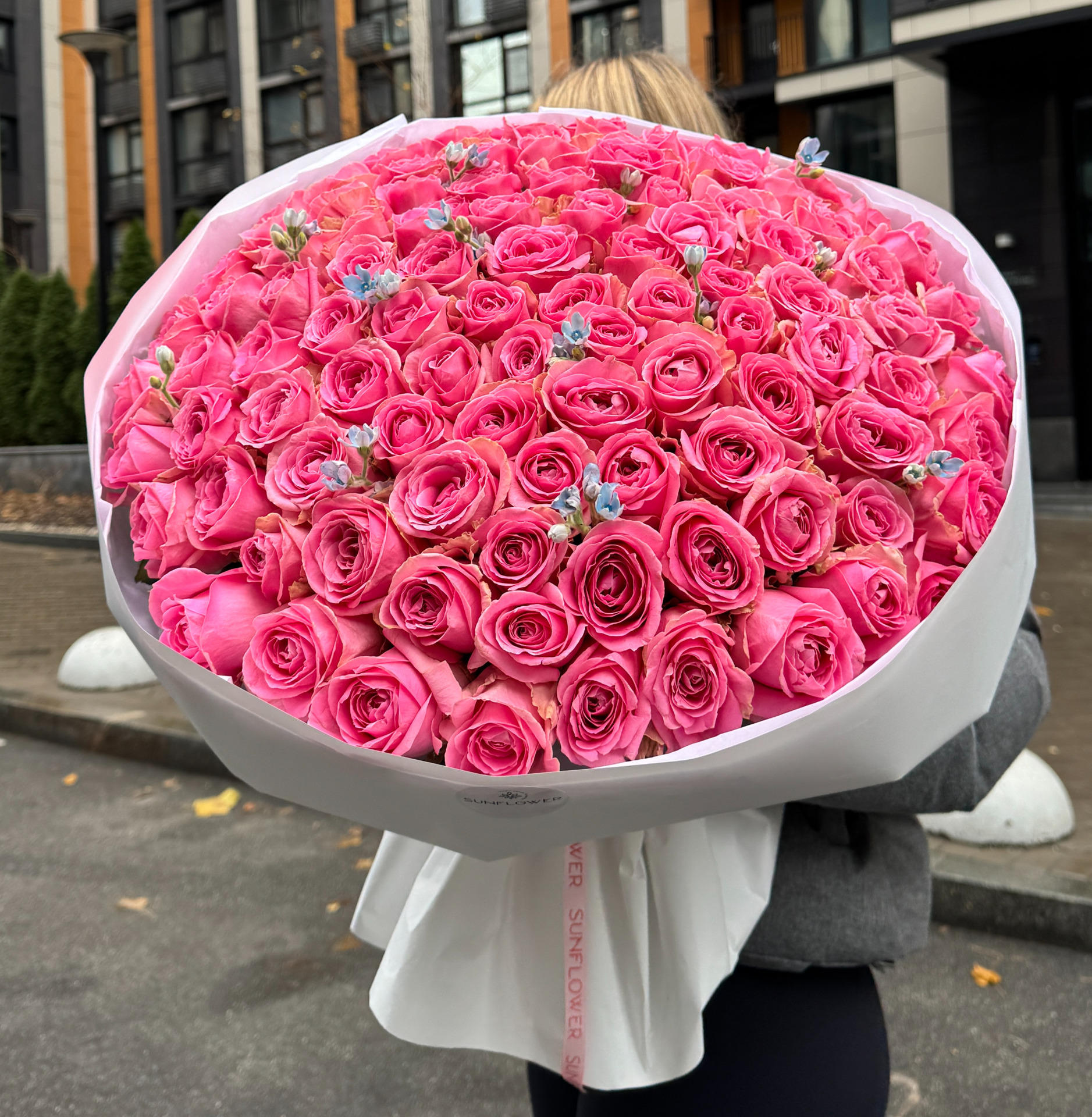 Bouquet size L with rose and blue occipital