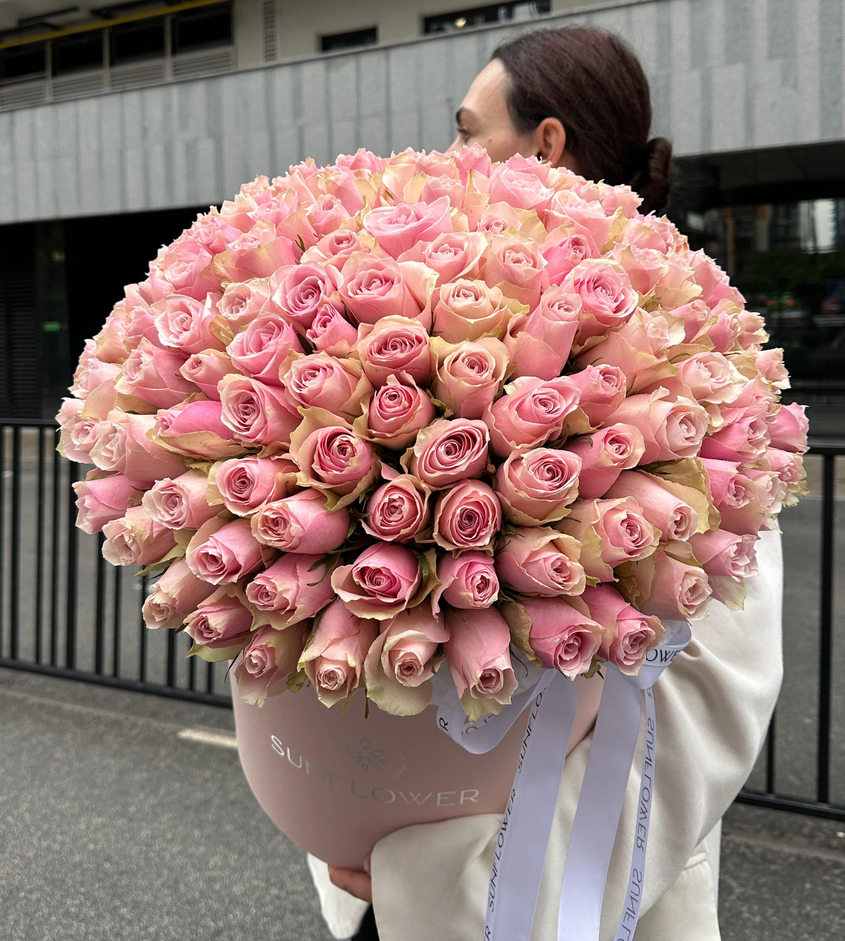 Коробка троянд Pink Athena