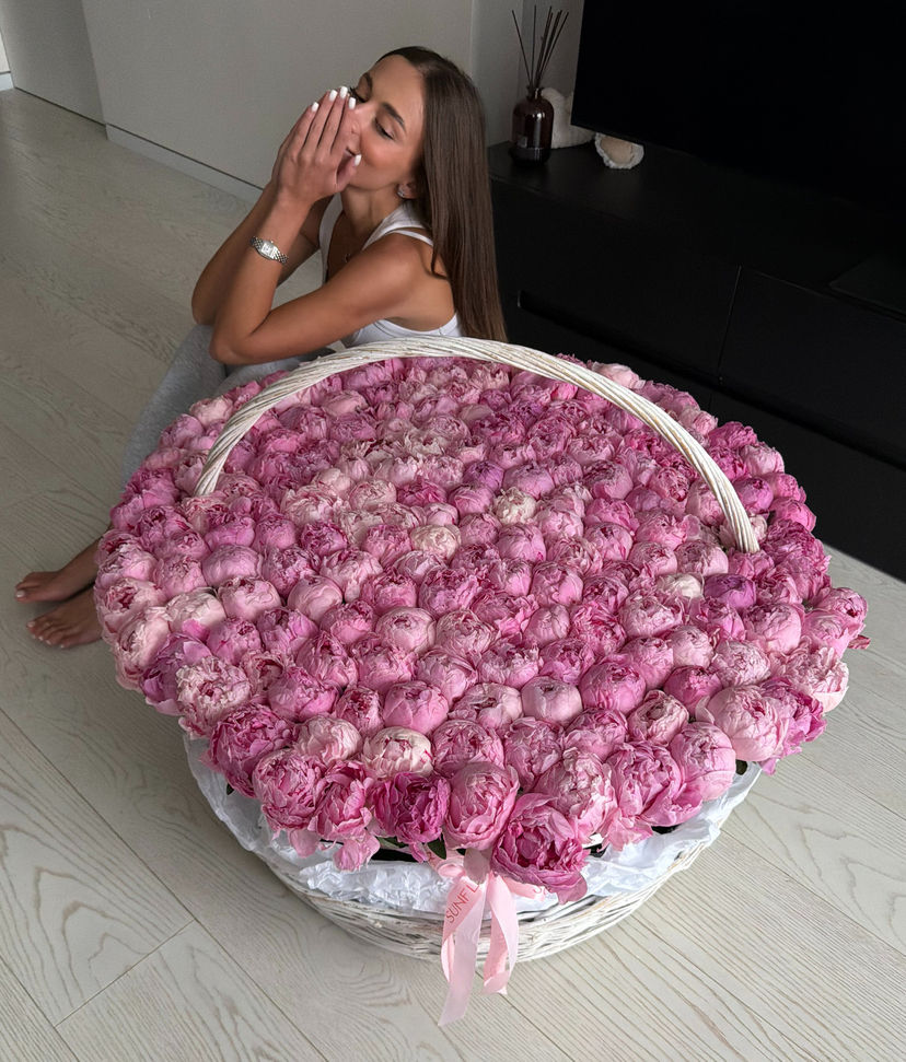 Basket of peonies Sara Bernhard 201 pieces