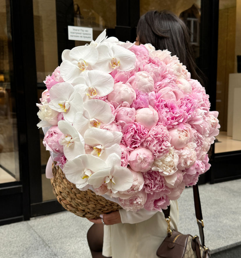 Basket M with mixed peonies and orchid