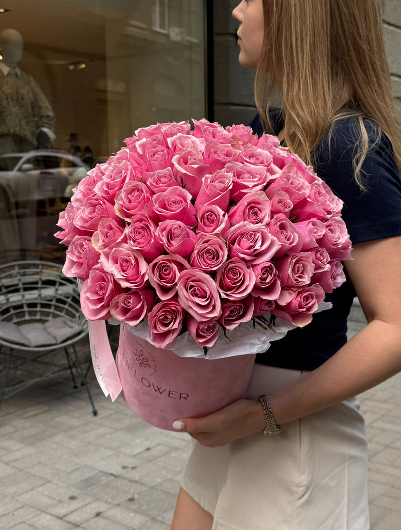 Athena Royale rose in an XS box