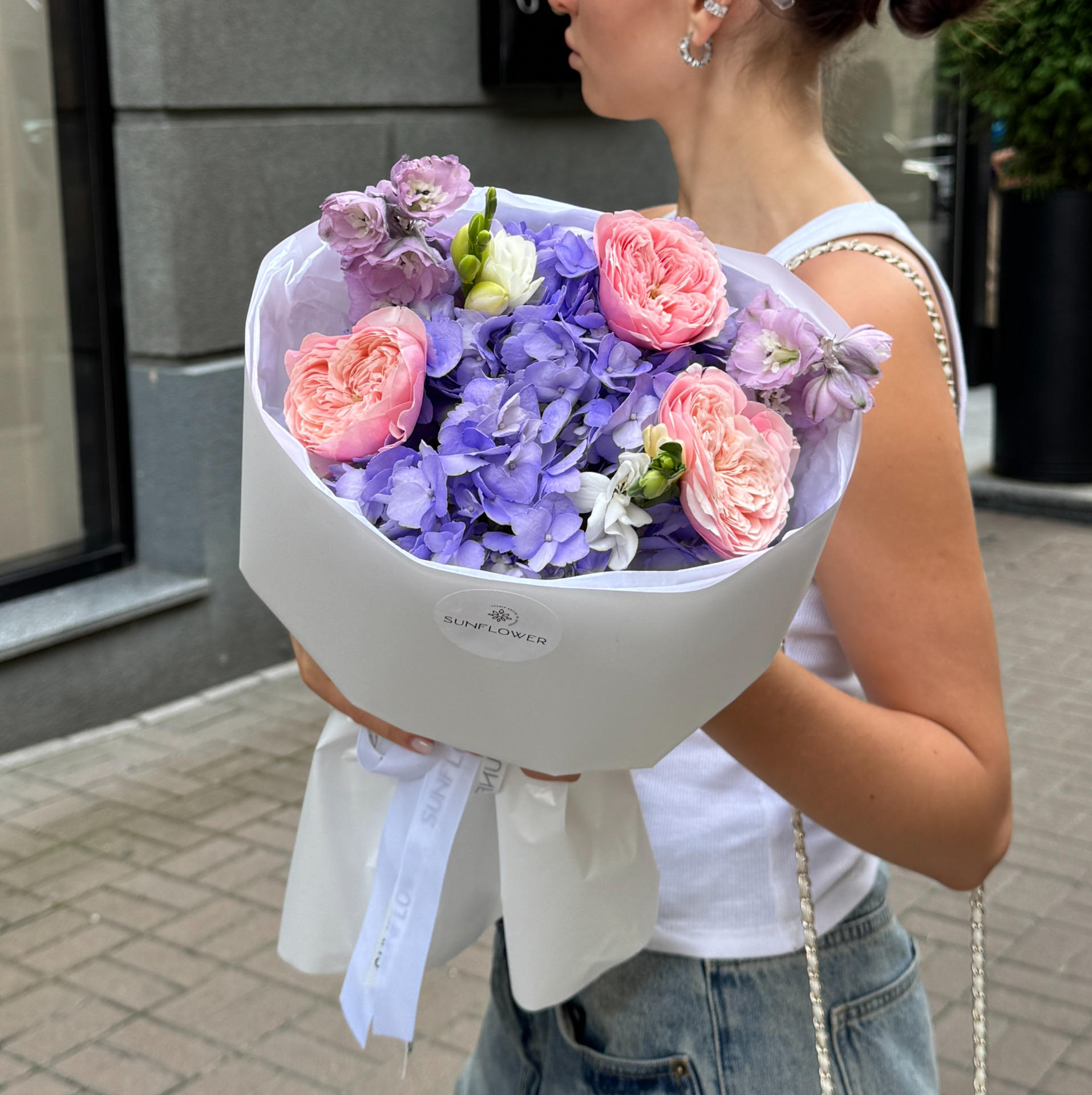 Bouquet with Hydrangea and Peony-Form Roses