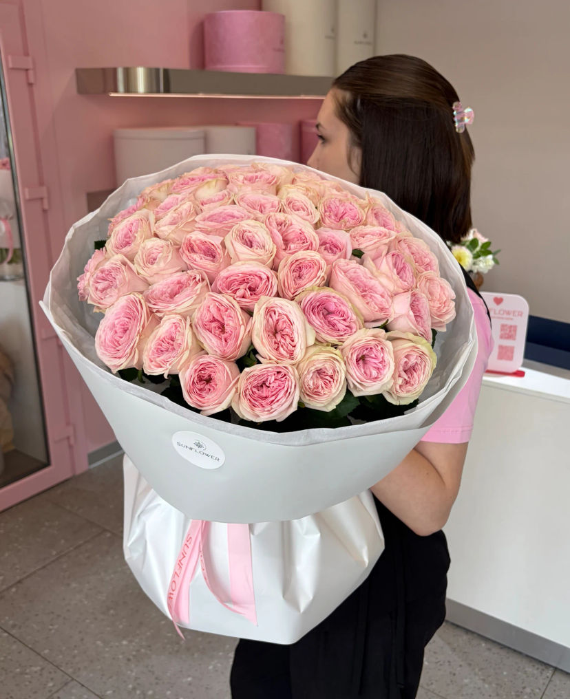Bouquet of pink roses