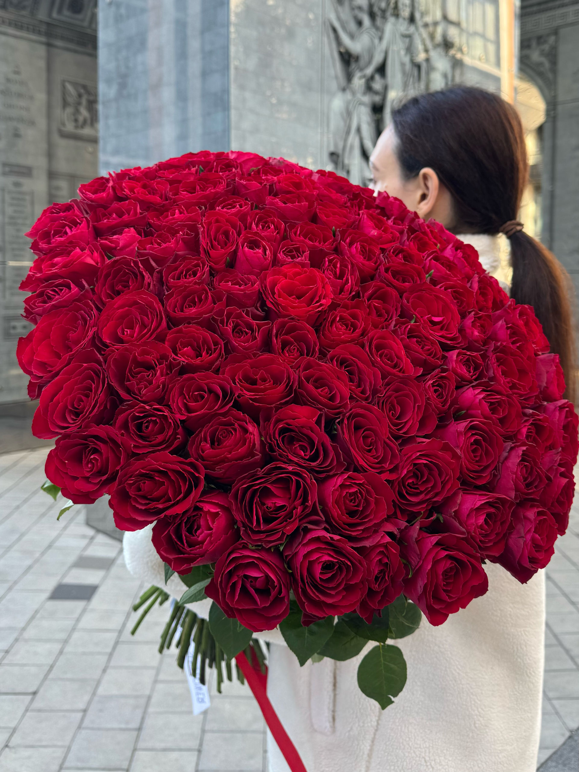 Троянда  Madam Red (80 см)