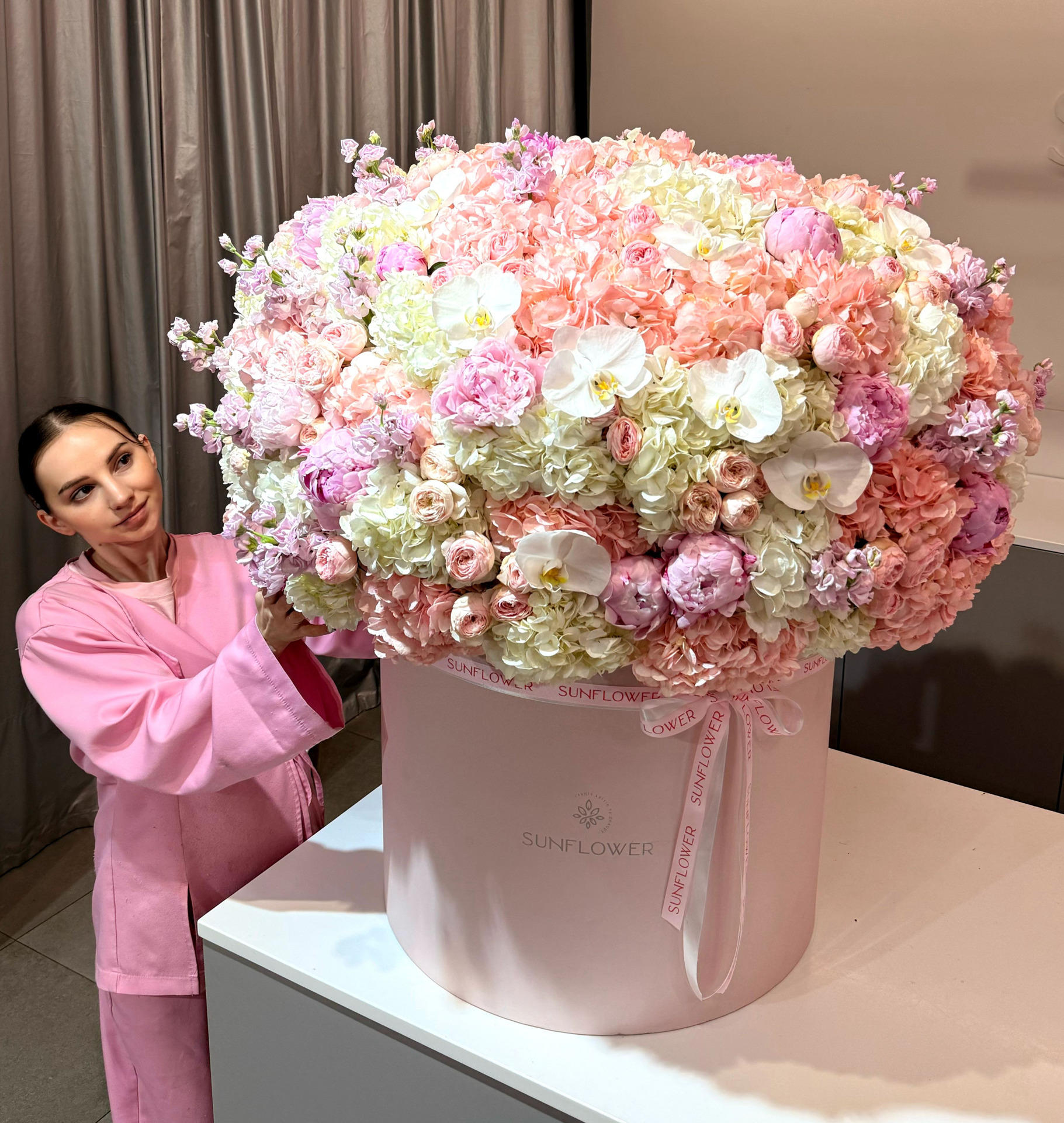 XXL flower box with peonies and mattiola
