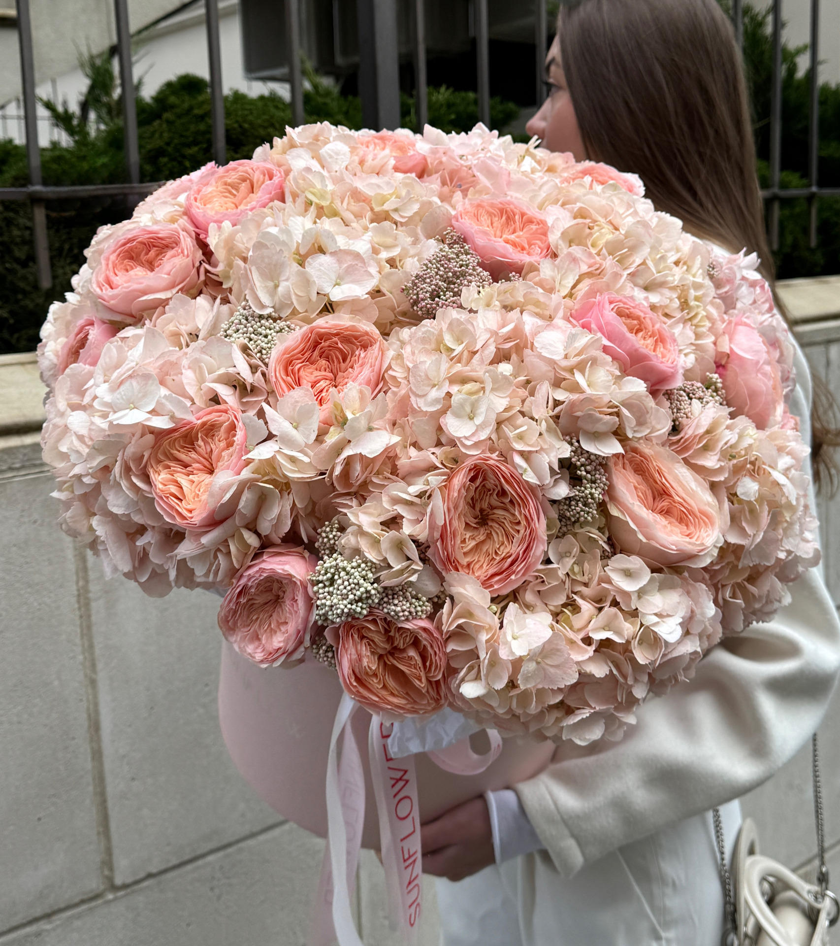 Arrangement S with hydrangea and peony roses