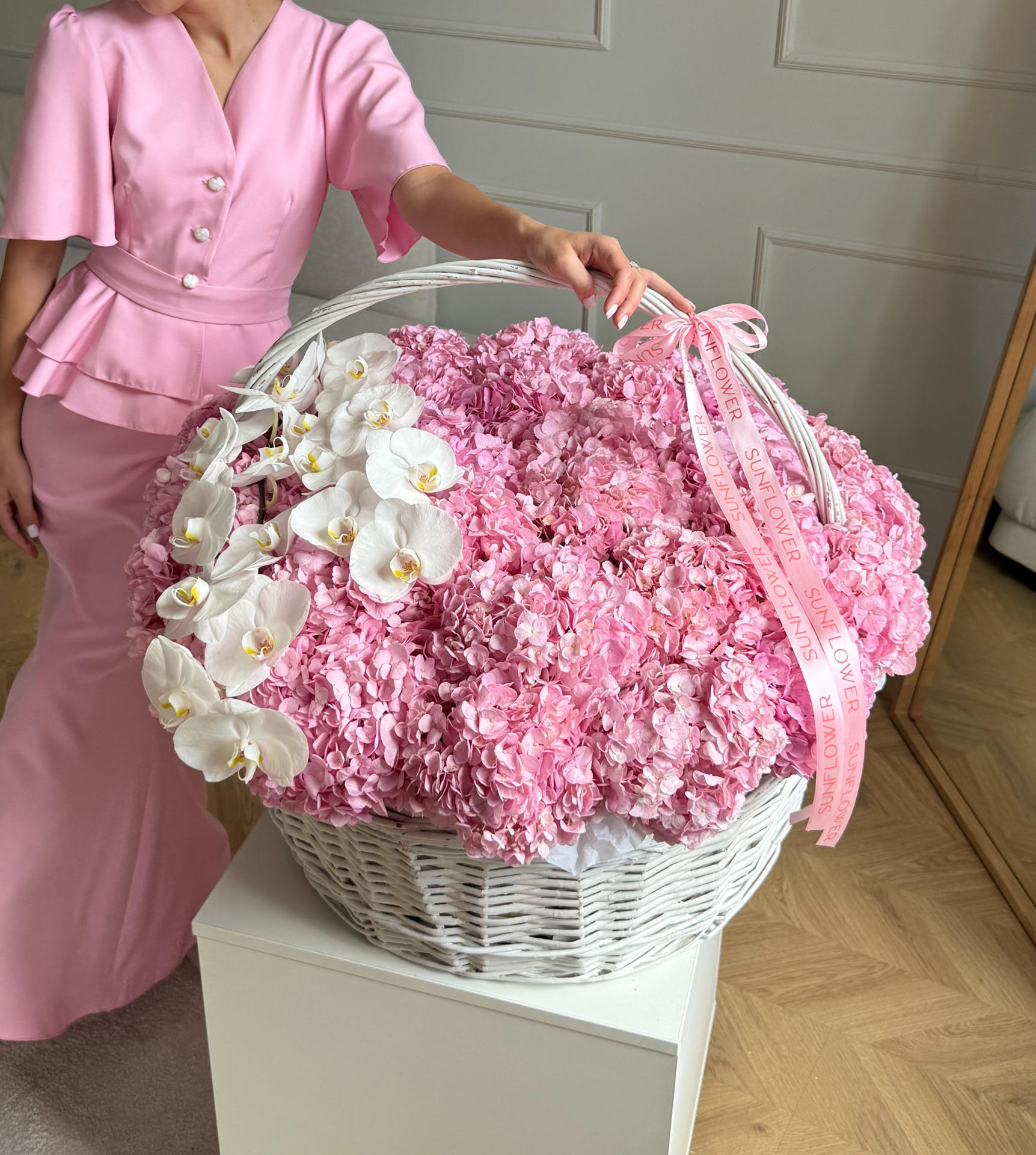 XL Basket with Pink Hydrangeas & Phalaenopsis