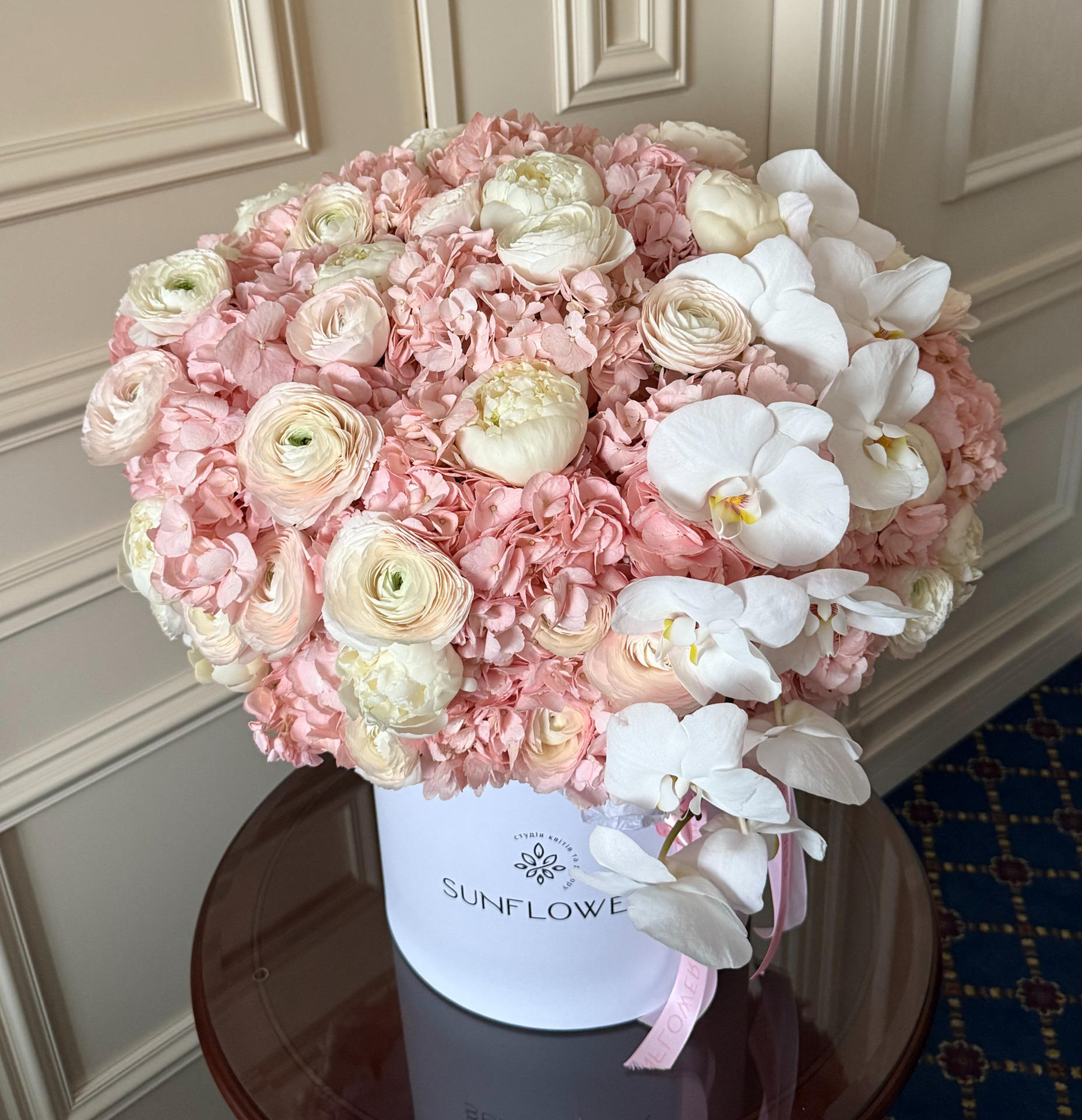 Box S with peonies and pink hydrangeas