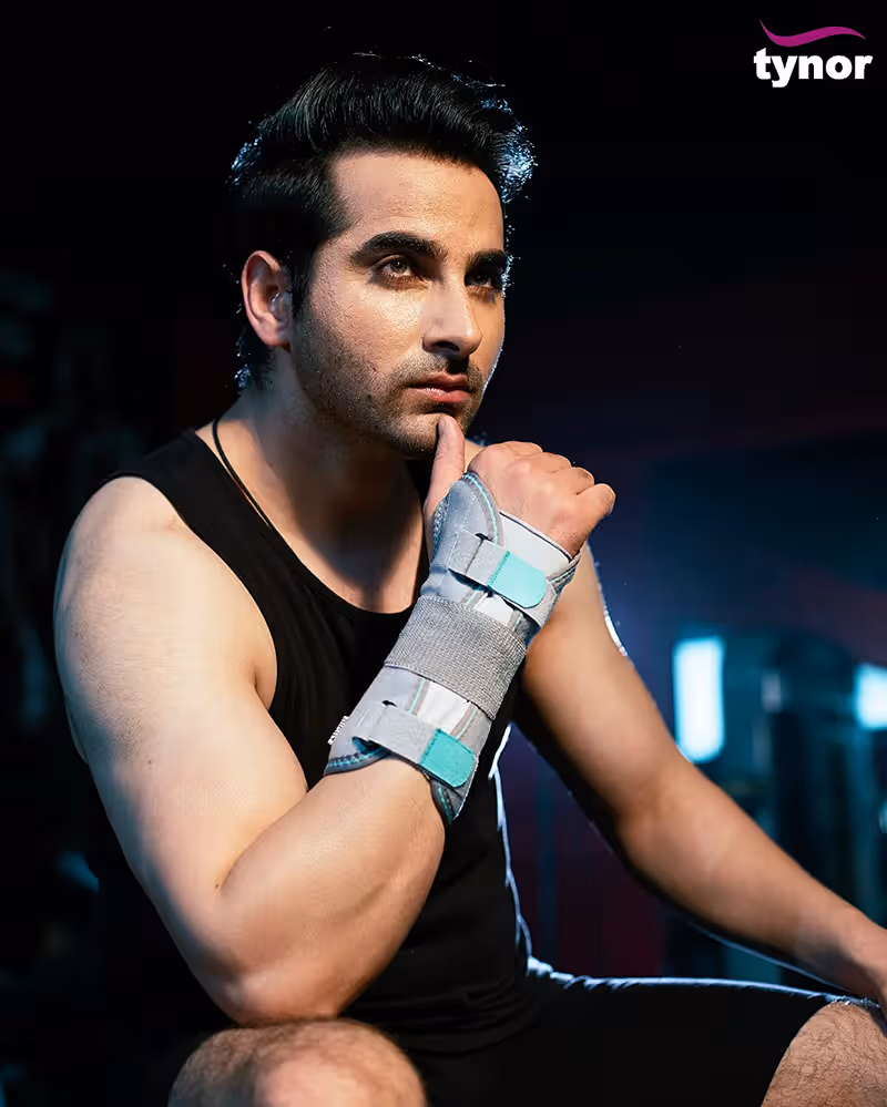 Tynor Wrist and Forearm Splint - Small Left E 03