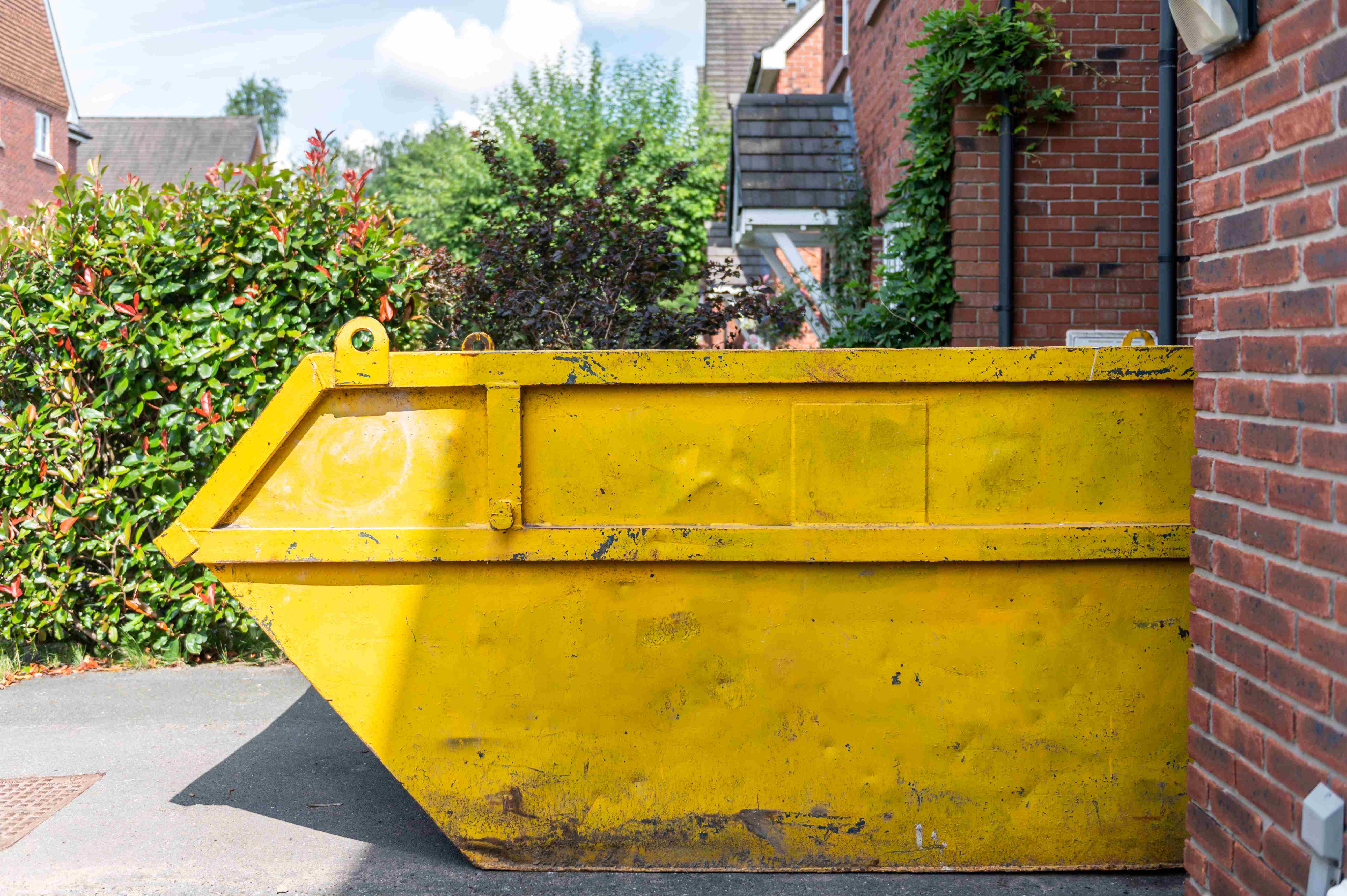 1746429533453-big-yellow-rubbish-skip_9jzViV2as