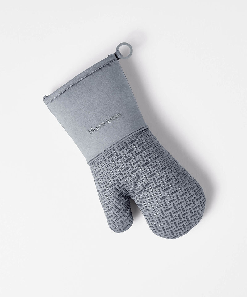 Finn Silicone Oven Mitt in Ash Gray