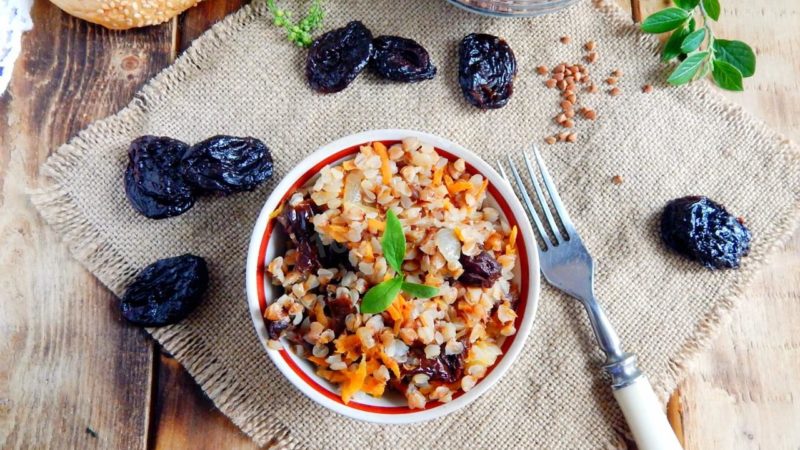 Рецепт рисовой каши с черносливом: вкусно и полезно