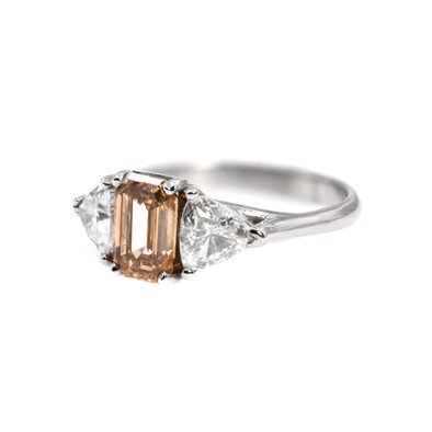  Inel Platina, Diamant  Fancy Brown Yellow 1.37 ct VVS2, Diamante Laterale 0.99 ct 3