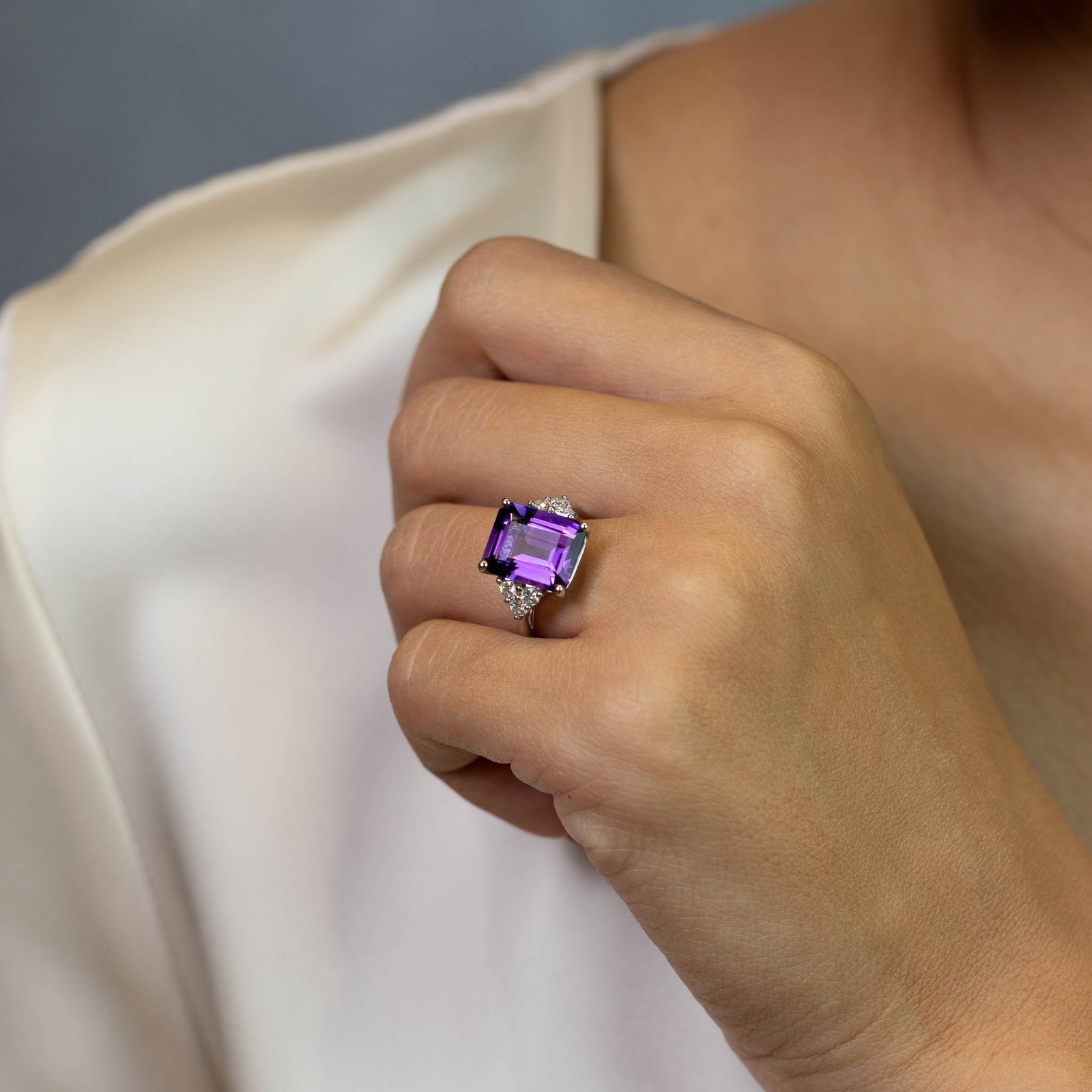  Inel Aur alb 18k, Ametist 5.80 ct, Diamante 0.44 ct 2