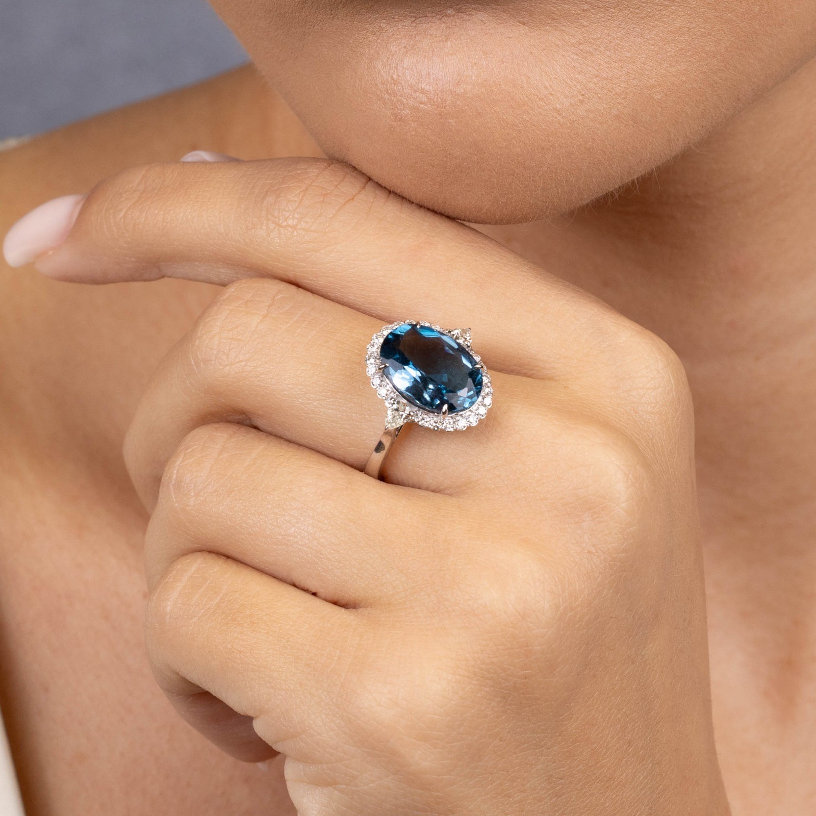  Inel Aur Alb 14K, London Topaz 6.70 Ct, Diamante 0. 65 Ct 4