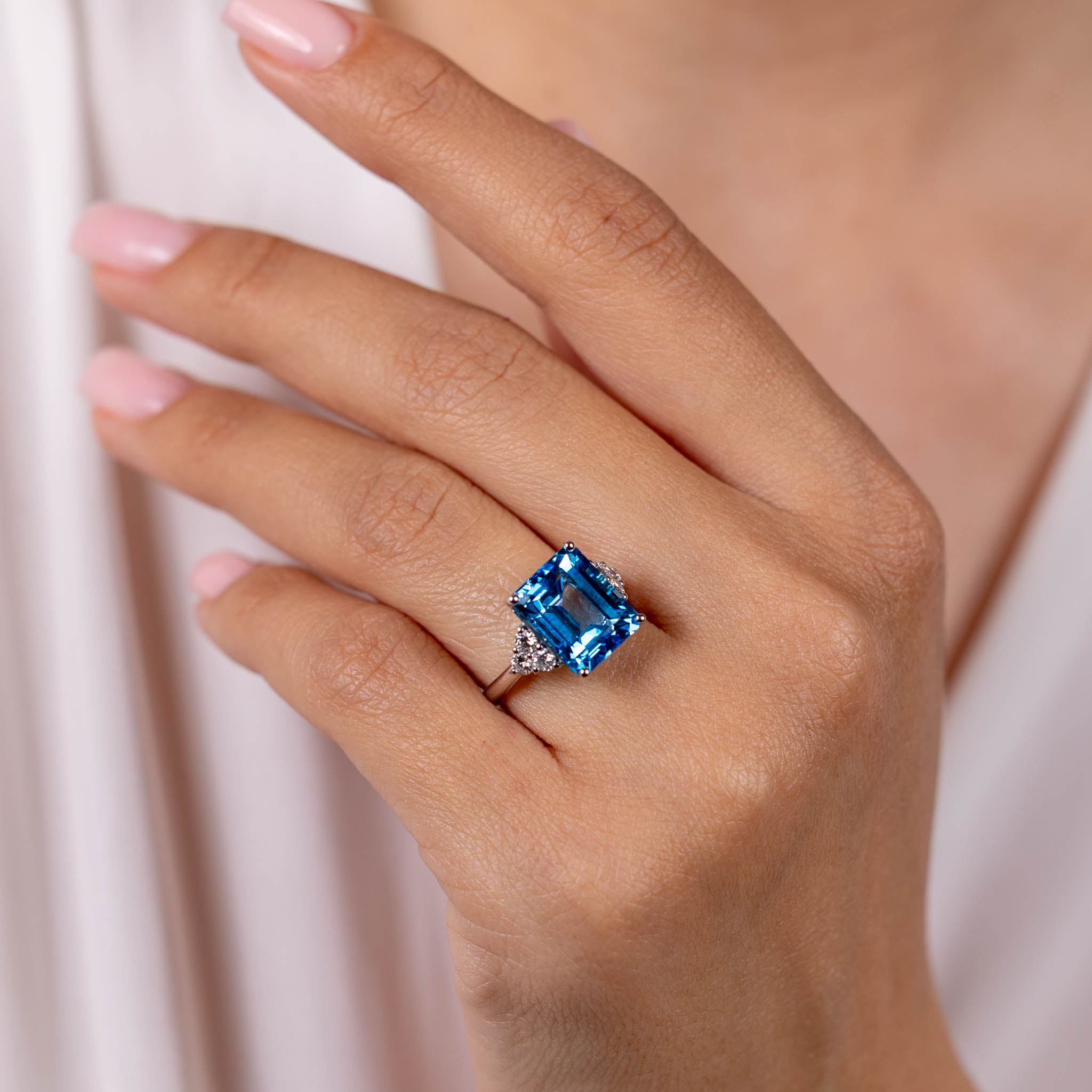  Inel Aur Alb 18k, Swiss Topaz 8.90 Ct, Diamante 0.46 Ct 2