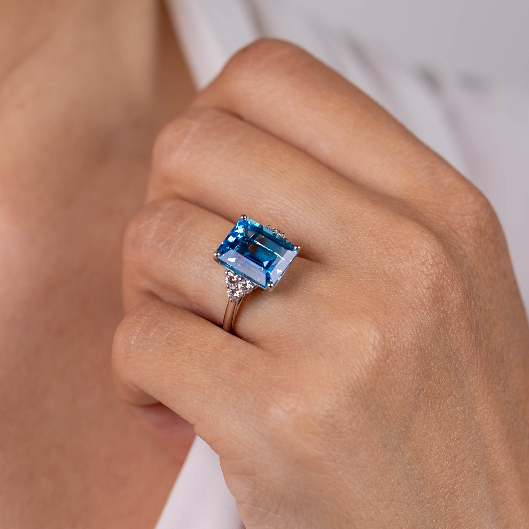  Inel Aur Alb 18k, Swiss Topaz 8.90 Ct, Diamante 0.46 Ct 4