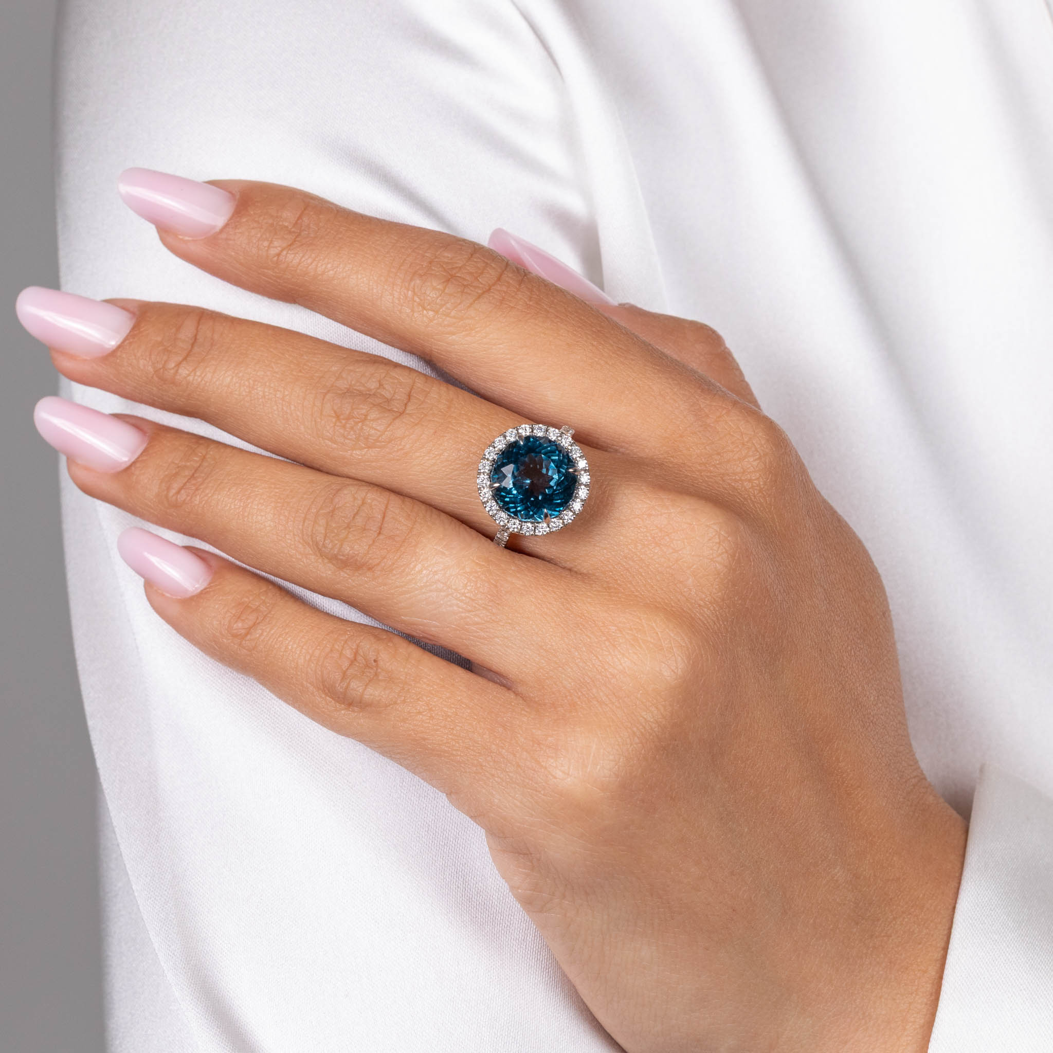  Inel Aur Alb 18K, London Topaz 7.93 Ct,  Diamante 0.77 Ct 2