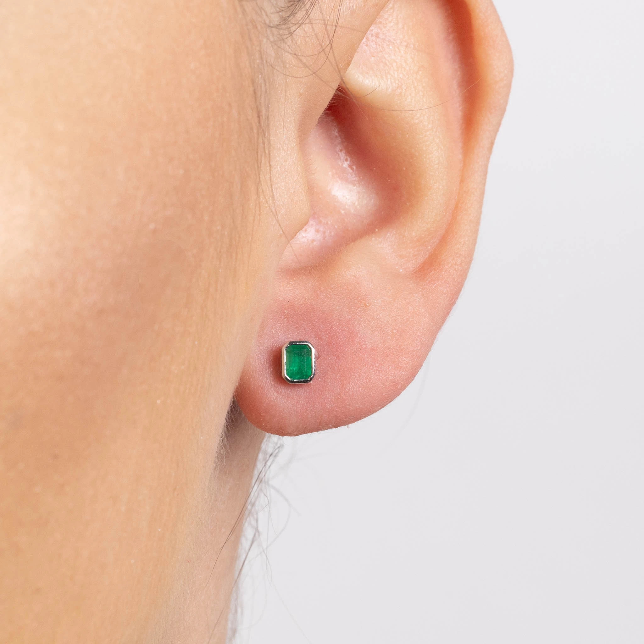 Cercei Aur Alb 14k, Smaralde 0.42 ct