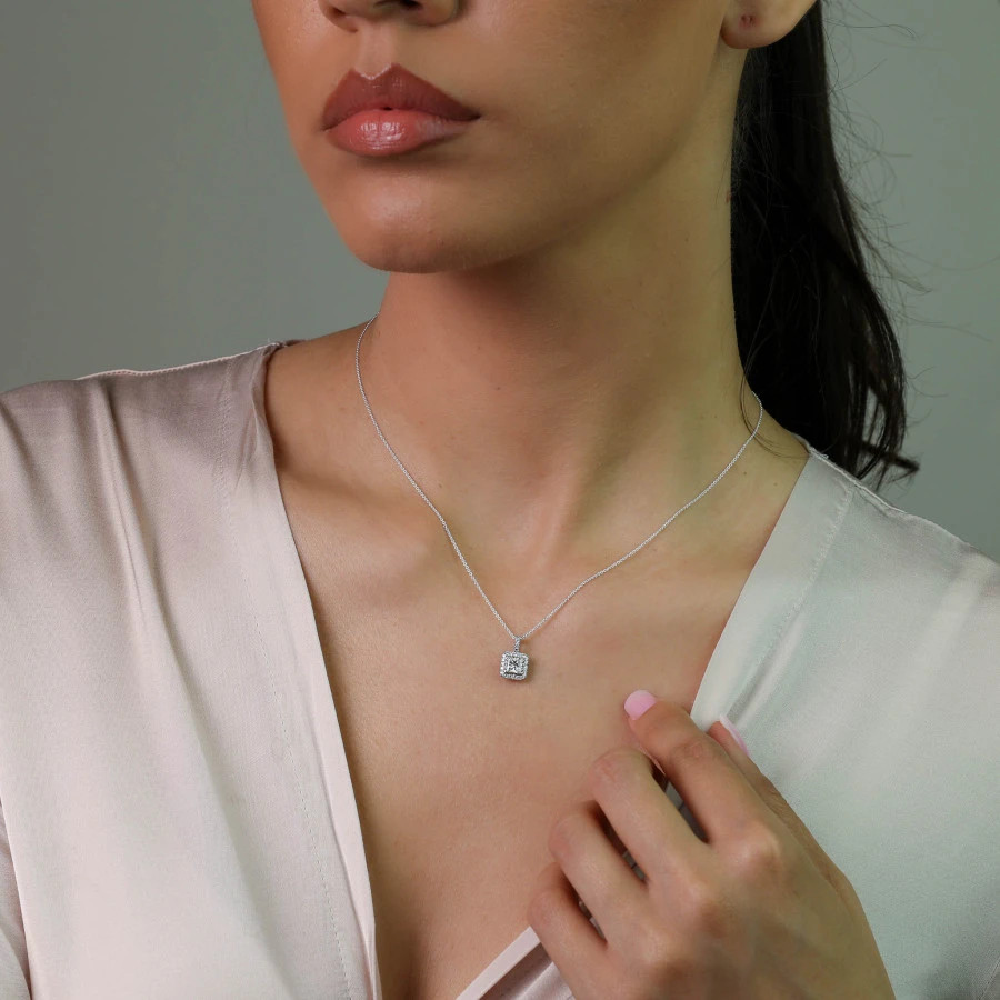 Colier Aur Alb 18k , Diamant Natural Solitaire 0.60 Ct D/VS2 , Diamante Naturale 0.26 Ct EF/VS