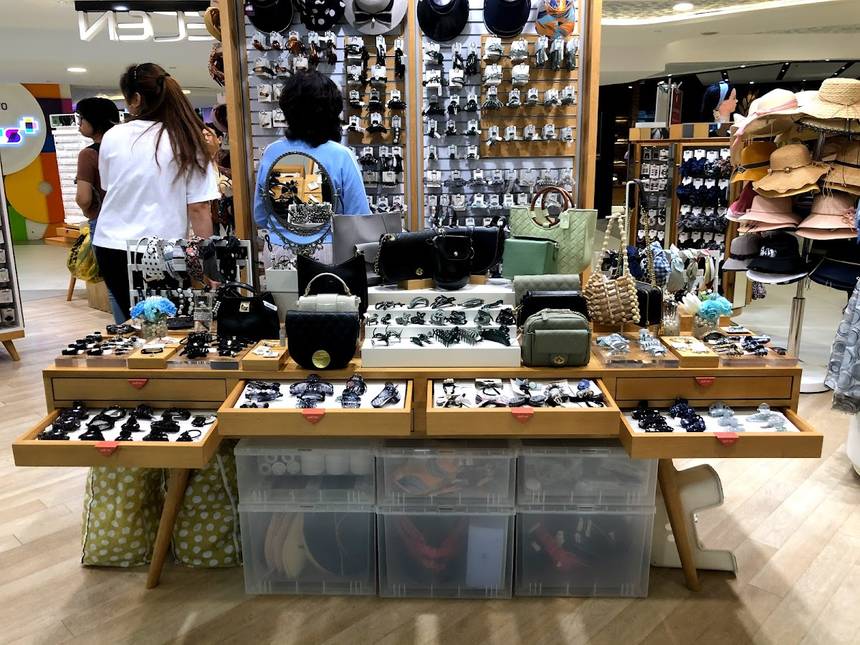 HELEN at Bugis Junction