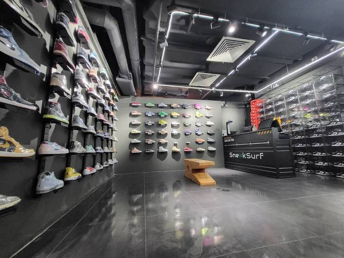 SneakSurf at Bugis Junction