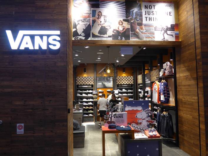 Vans at Bugis Junction