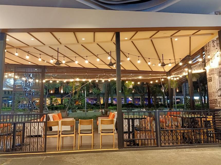 Xin Wang Hong Kong Cafe at Bugis+