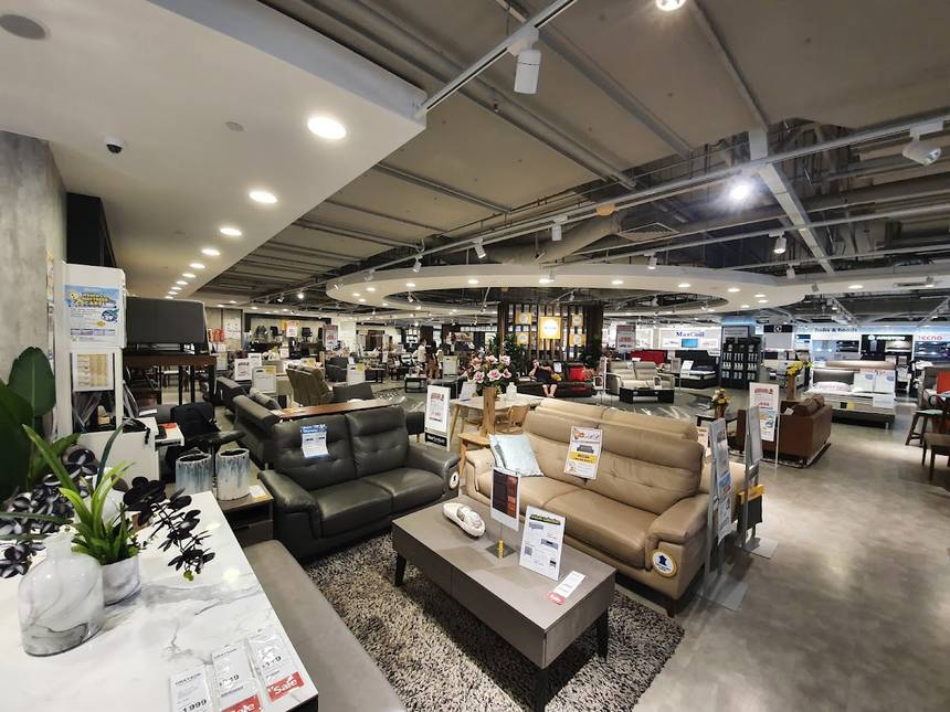 COURTS at Causeway Point